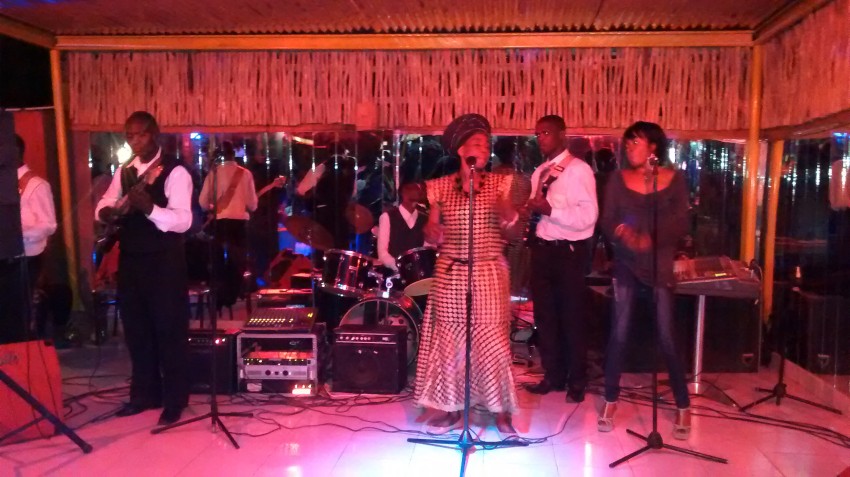 Wow, live traditional music! I have been wanting this for three months! 